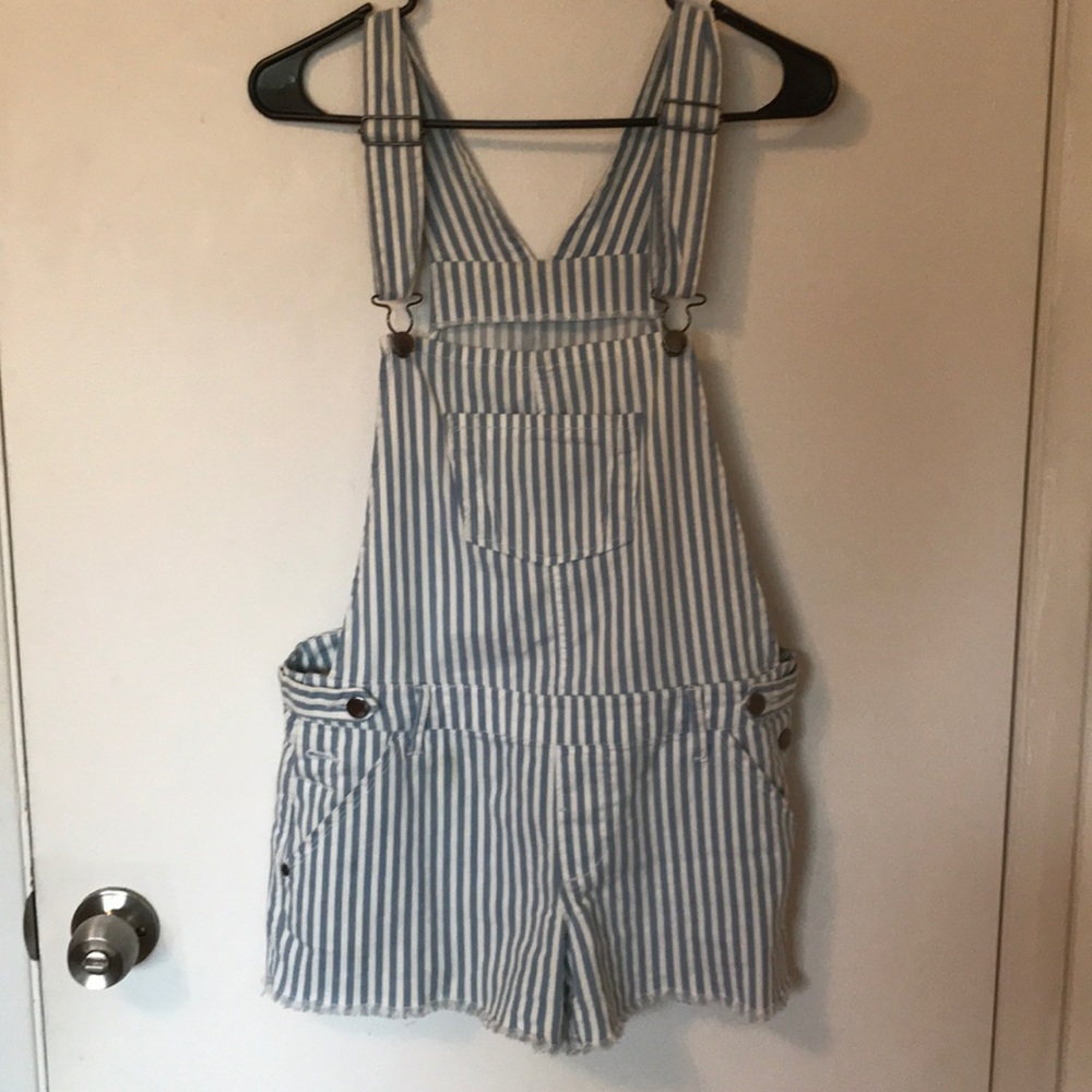 Short overalls! Baby blue and white denim